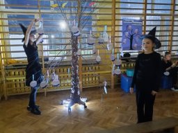 b_1024_768_0_00_images_2023_2024_SU_Andrzejki_401411812_813477457246871_8457656724801882157_n